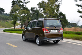 2015款长安金欧诺1.5L豪华型