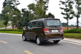 2015款长安金欧诺1.5L豪华型