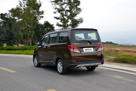 2015款长安金欧诺1.5L豪华型