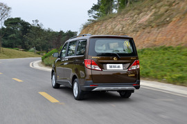 2015款长安金欧诺1.5L豪华型