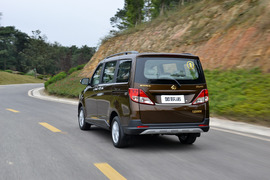 2015款长安金欧诺1.5L豪华型