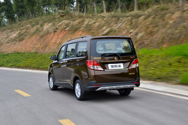 2015款长安金欧诺1.5L豪华型