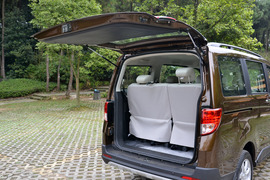 2015款长安金欧诺1.5L豪华型