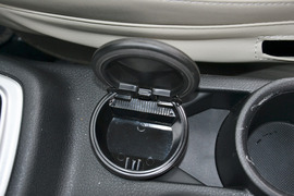 2015款长安金欧诺1.5L豪华型