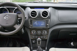 2015款长安金欧诺1.5L豪华型