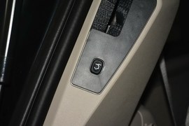 2014款克莱斯勒大捷龙3.6L舒适版