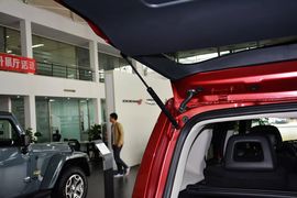 2014款Jeep自由客2.0L运动增强版
