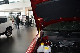 2014款Jeep自由客2.0L运动增强版