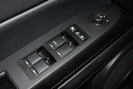 2014款Jeep自由客2.0L运动增强版