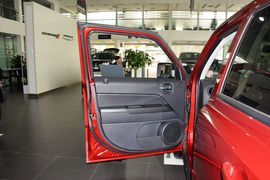 2014款Jeep自由客2.0L运动增强版