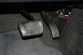 2014款Jeep自由客2.0L运动增强版