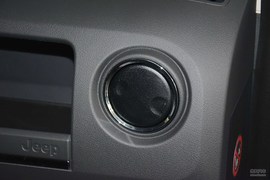 2014款Jeep自由客2.0L运动增强版