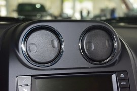 2014款Jeep自由客2.0L运动增强版