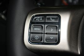 2014款Jeep自由客2.0L运动增强版