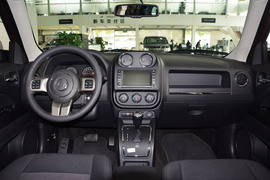 2014款Jeep自由客2.0L运动增强版