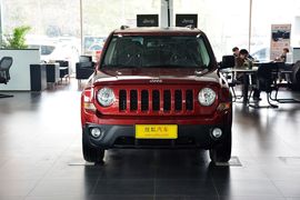 2014款Jeep自由客2.0L运动增强版