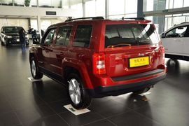 2014款Jeep自由客2.0L运动增强版