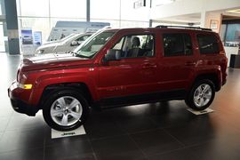 2014款Jeep自由客2.0L运动增强版