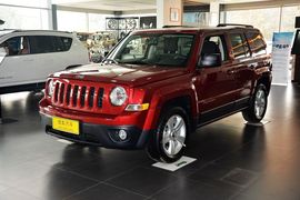 2014款Jeep自由客2.0L运动增强版