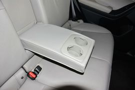 2013款斯巴鲁森林人2.0T自动尊贵导航版