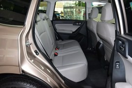 2013款斯巴鲁森林人2.0T自动尊贵导航版