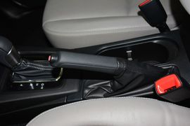 2013款斯巴鲁森林人2.0T自动尊贵导航版