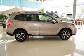 2013款斯巴鲁森林人2.0T自动尊贵导航版