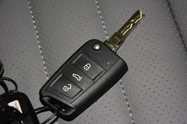 2015款斯柯达明锐1.6L自动逸俊版