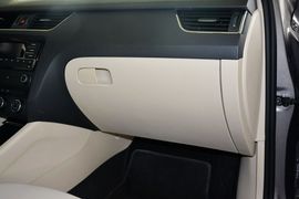 2015款斯柯达明锐1.6L自动逸俊版