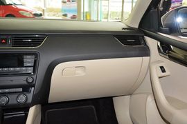 2015款斯柯达明锐1.6L自动逸俊版