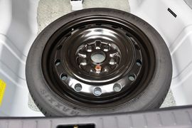 2015款东南V5菱致1.5L手动爵士版