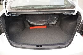 2015款东南V5菱致1.5L手动爵士版