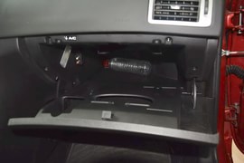 2013款标致307两厢1.6L手动舒适版