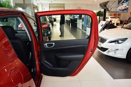 2013款标致307两厢1.6L手动舒适版