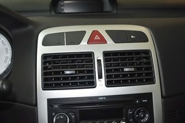 2013款标致307两厢1.6L手动舒适版