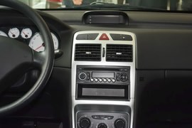 2013款标致307两厢1.6L手动舒适版