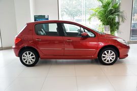 2013款标致307两厢1.6L手动舒适版