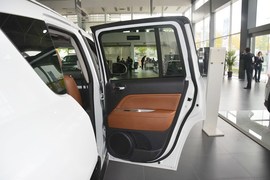 2014款Jeep指南者2.4L四驱豪华导航版