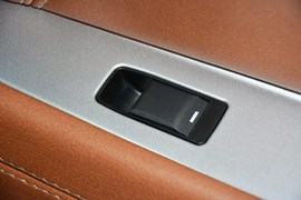 2014款Jeep指南者2.4L四驱豪华导航版