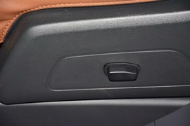 2014款Jeep指南者2.4L四驱豪华导航版
