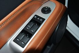 2014款Jeep指南者2.4L四驱豪华导航版