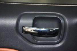 2014款Jeep指南者2.4L四驱豪华导航版