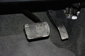 2014款Jeep指南者2.4L四驱豪华导航版