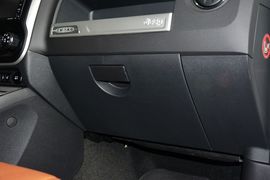 2014款Jeep指南者2.4L四驱豪华导航版
