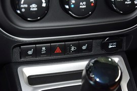 2014款Jeep指南者2.4L四驱豪华导航版