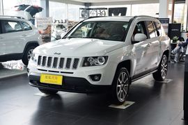 2014款Jeep指南者2.4L四驱豪华导航版