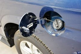 2015款双龙爱腾Sports皮卡2.0AT四驱