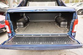 2015款双龙爱腾Sports皮卡2.0AT四驱