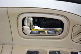 2009款东风风度御轩2.0L手动豪华型