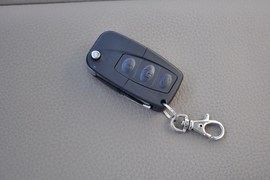 2009款东风风度御轩2.0L手动豪华型